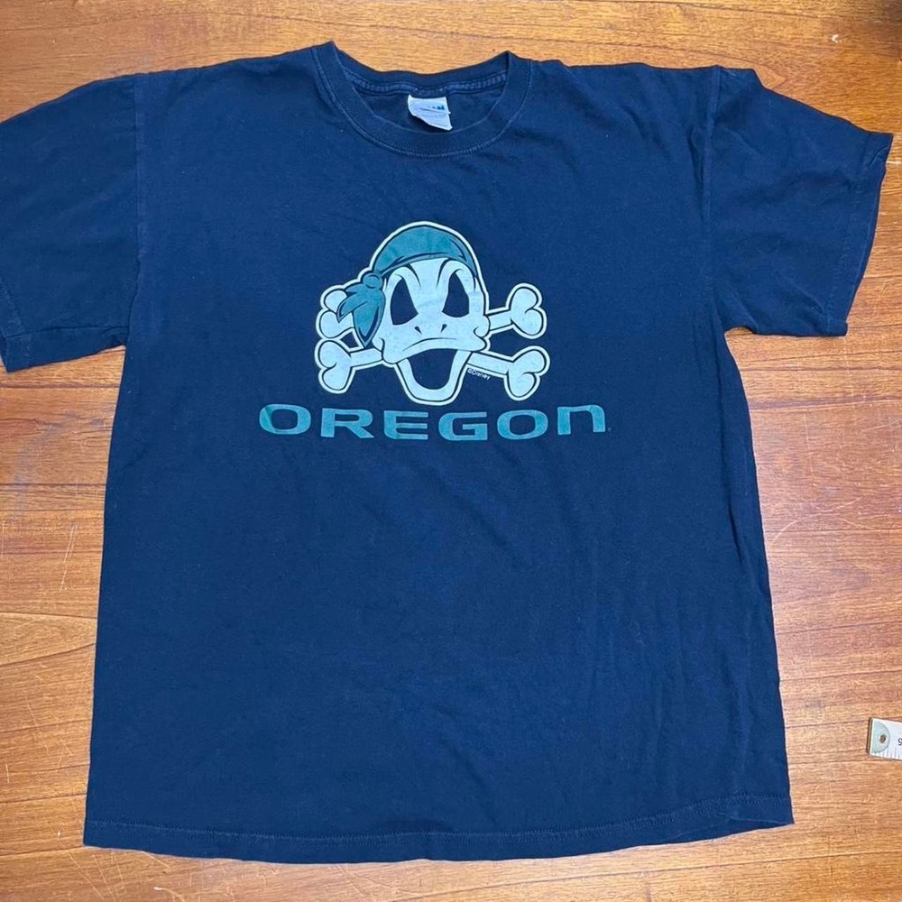 Rare mid-2000s University of Oregon Ducks "Skull Duck" graphic tee!